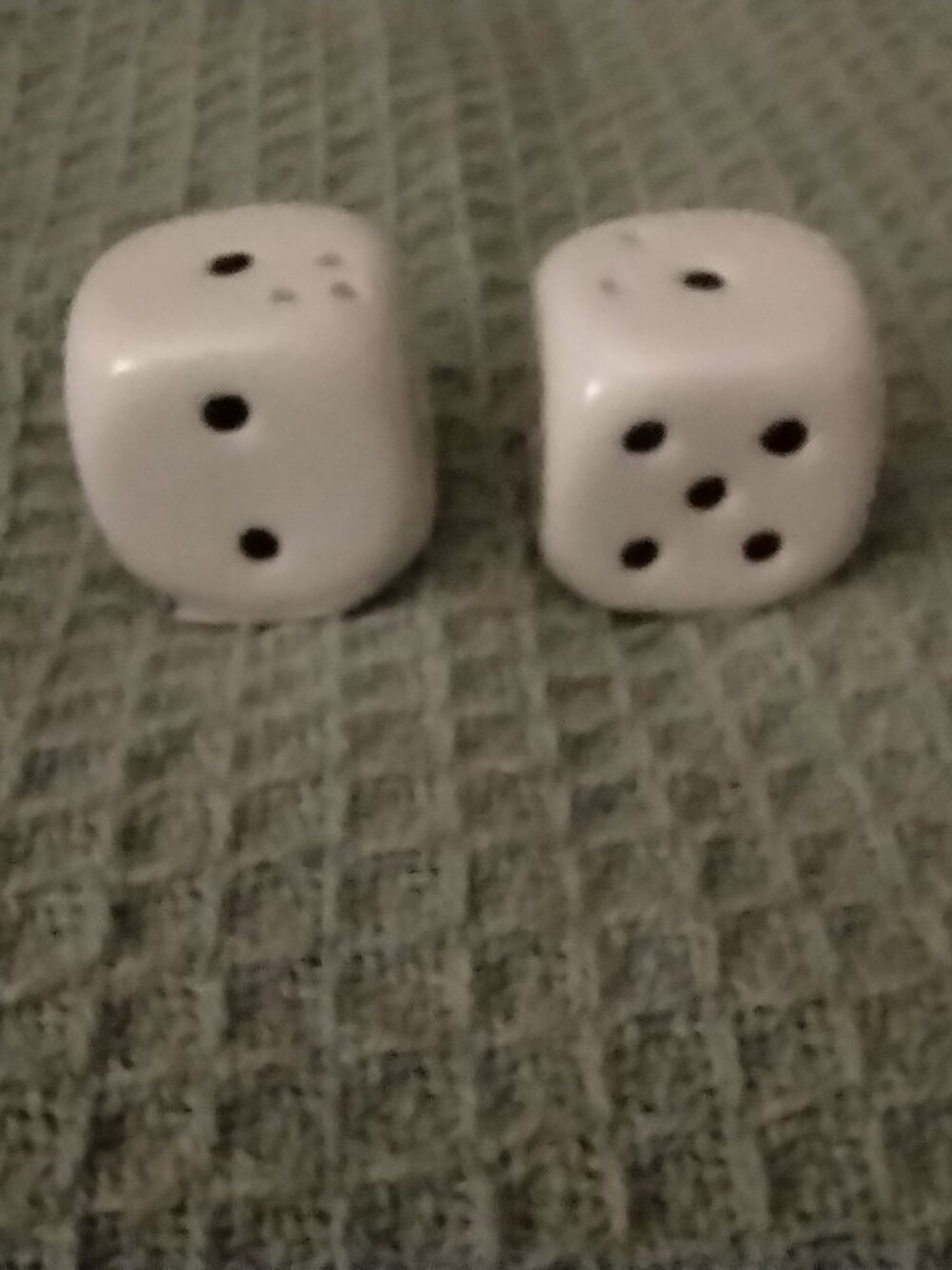 Salt & pepper shaker set- white with black dots dice